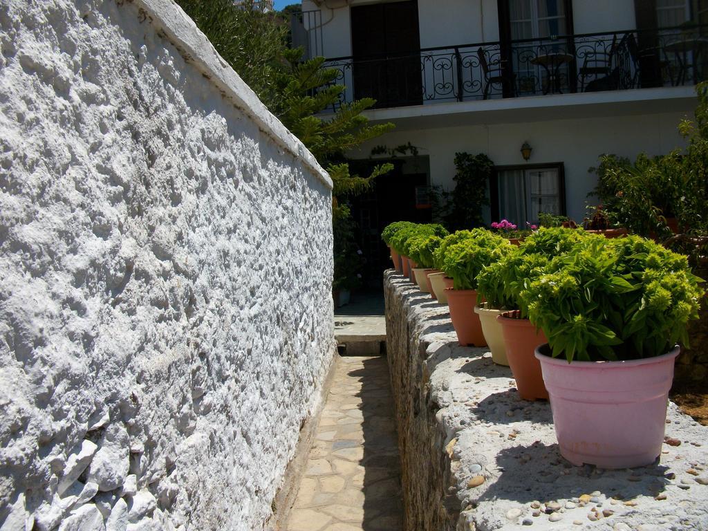 Jasmine'S Guest House Karlovassi Quarto foto